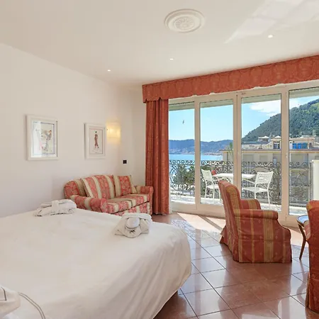 Готель Grand Mediterranee