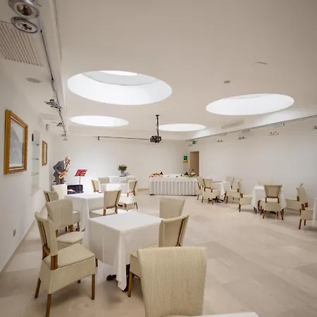 Grand Mediterranee Готель
