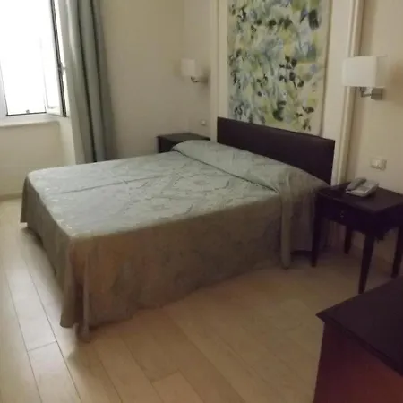 Готель Grand Mediterranee 4*