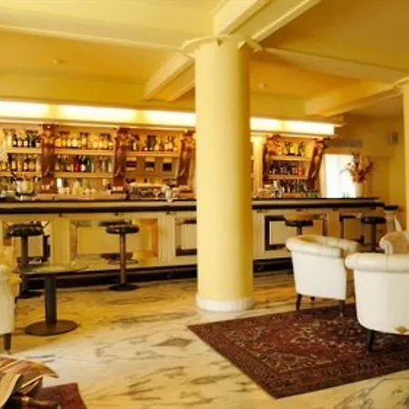 Lvg Collection - Grand Mediterranee Отель Алассио
