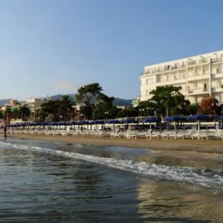 Hotel Grand Mediterranee