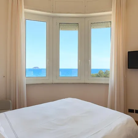 מלון Grand Mediterranee אלסיו