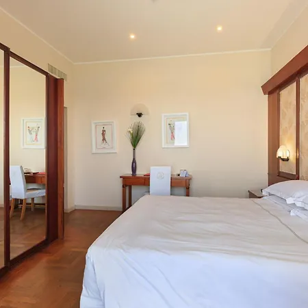 Grand Mediterranee מלון