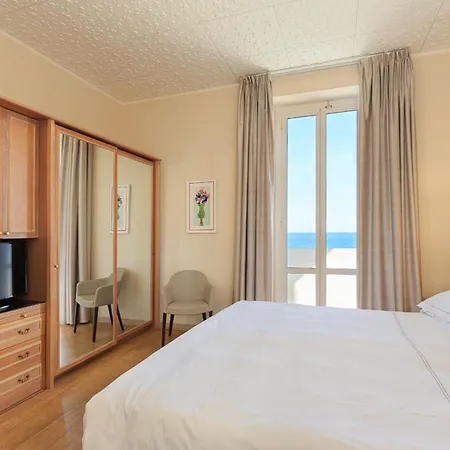 מלון Grand Mediterranee אלסיו