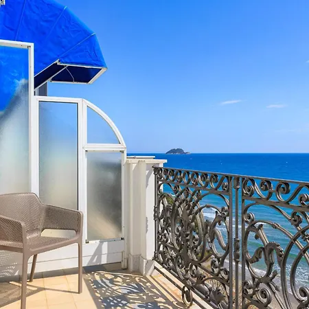 מלון Grand Mediterranee 4*