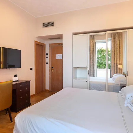 Grand Mediterranee מלון אלסיו