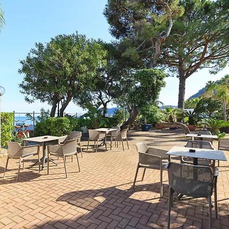 מלון Grand Mediterranee אלסיו