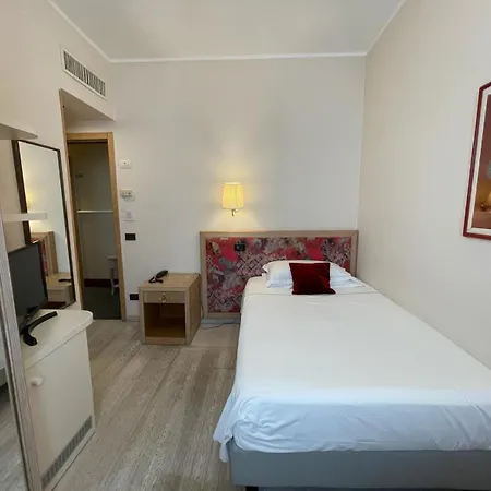 Grand Mediterranee מלון אלסיו