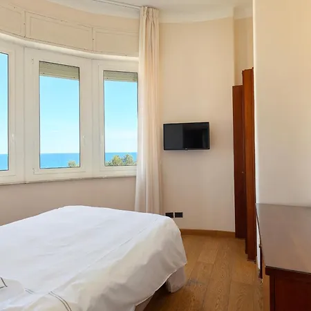 Grand Mediterranee מלון 4*