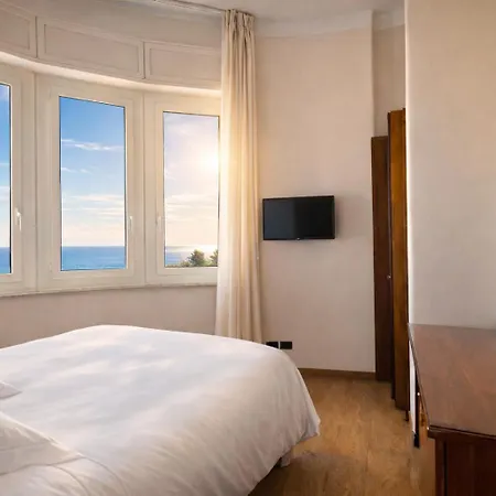 Hotel Lvg Collection - Grand Mediterranee 4*