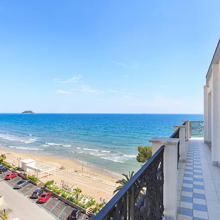 Lvg Collection - Grand Mediterranee Отель Алассио