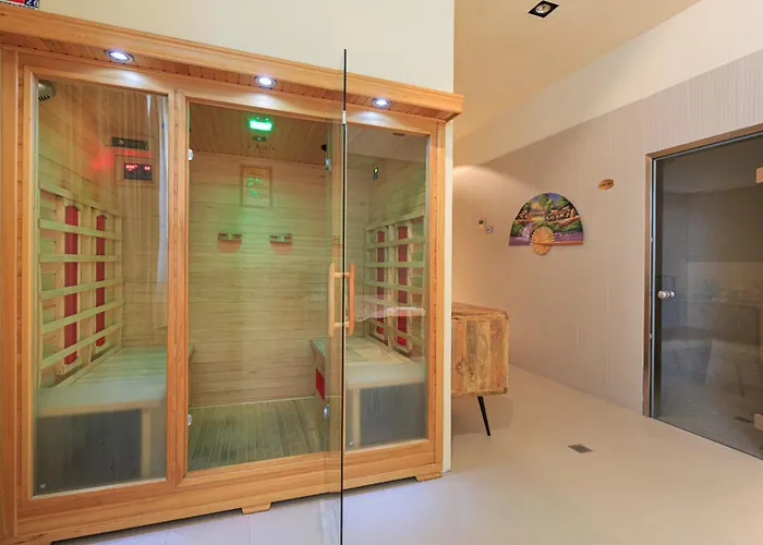 Lvg Collection - Grand Mediterranee 4* 阿拉西奥